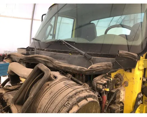 INTERNATIONAL 8600 Cab Assembly