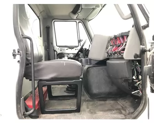 INTERNATIONAL 8600 Cab Assembly