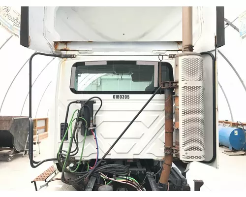 INTERNATIONAL 8600 Cab Assembly