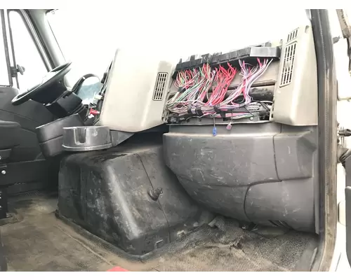 INTERNATIONAL 8600 Cab Assembly