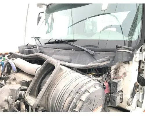 INTERNATIONAL 8600 Cab Assembly