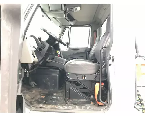 INTERNATIONAL 8600 Cab Assembly