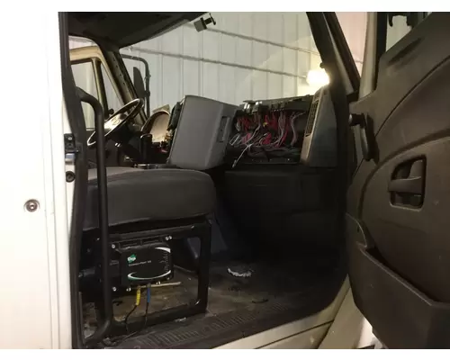 INTERNATIONAL 8600 Cab Assembly