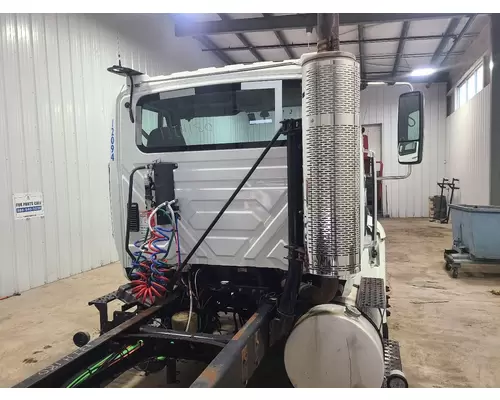 INTERNATIONAL 8600 Cab Assembly