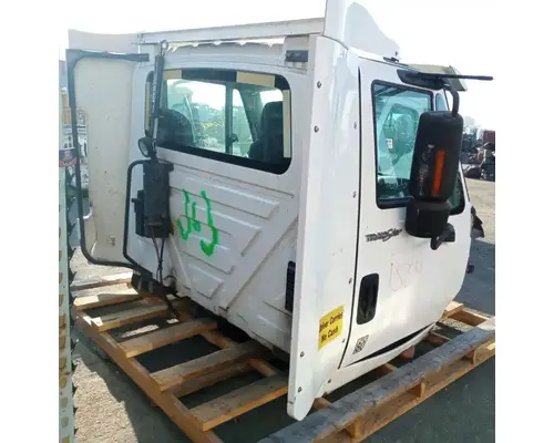 INTERNATIONAL 8600 Cab Assembly