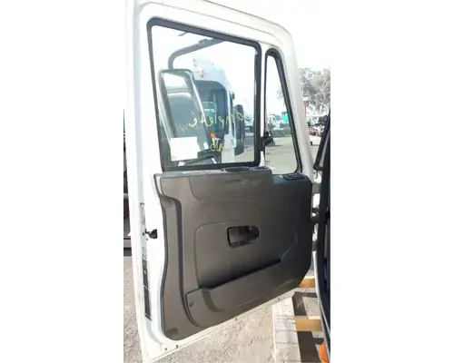 INTERNATIONAL 8600 Cab Assembly