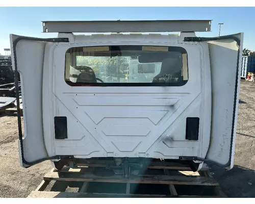 INTERNATIONAL 8600 Cab Assembly