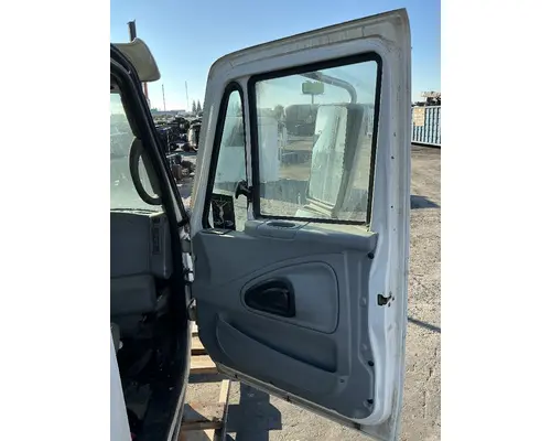 INTERNATIONAL 8600 Cab Assembly