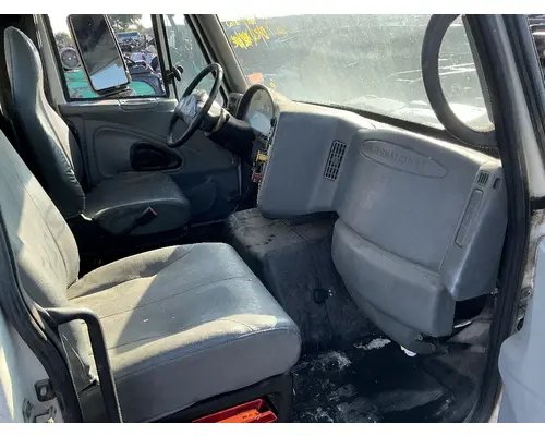 INTERNATIONAL 8600 Cab Assembly