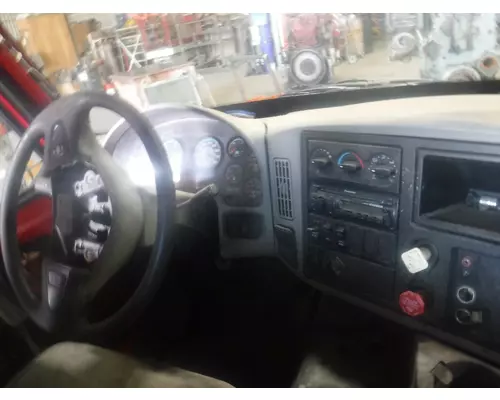 INTERNATIONAL 8600 Cab Clip