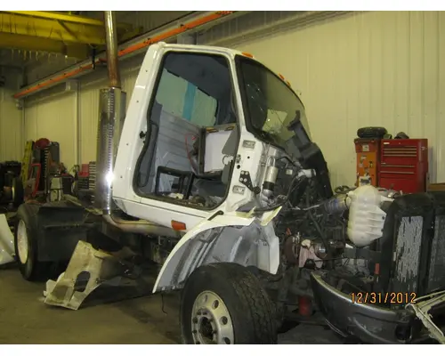 INTERNATIONAL 8600 Cab Mount 119