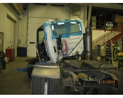 INTERNATIONAL 8600 Cab Mount 119