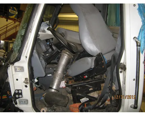 INTERNATIONAL 8600 Cab Mount 119