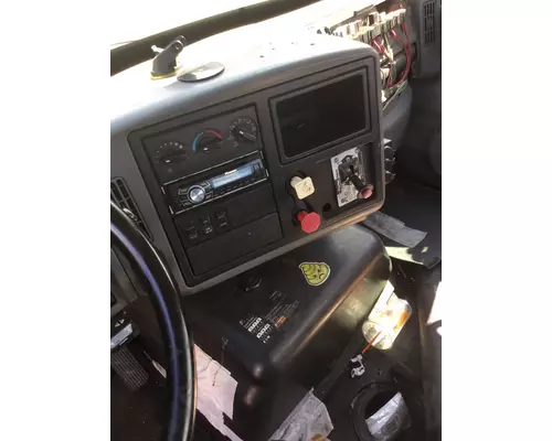 INTERNATIONAL 8600 Cab