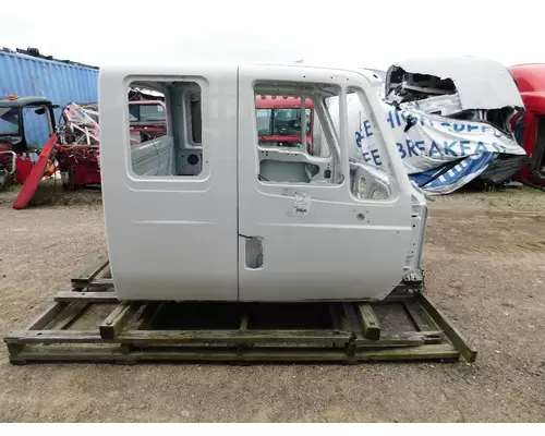 INTERNATIONAL 8600 Cab
