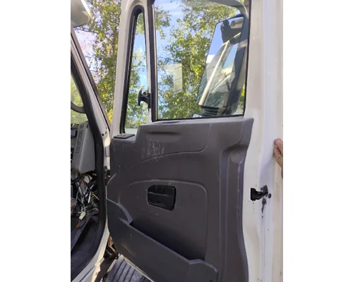 INTERNATIONAL 8600 Cab