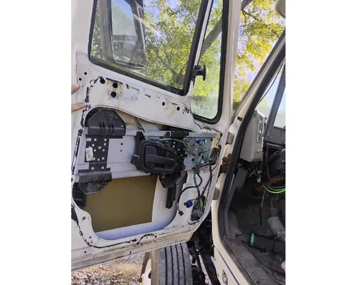 INTERNATIONAL 8600 Cab