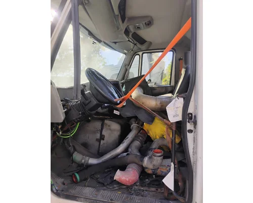 INTERNATIONAL 8600 Cab