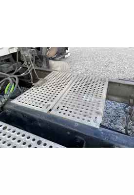 INTERNATIONAL 8600 Catwalk / Deckplate