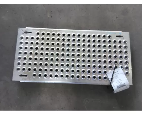 INTERNATIONAL 8600 DECK (CATWALK) STEP