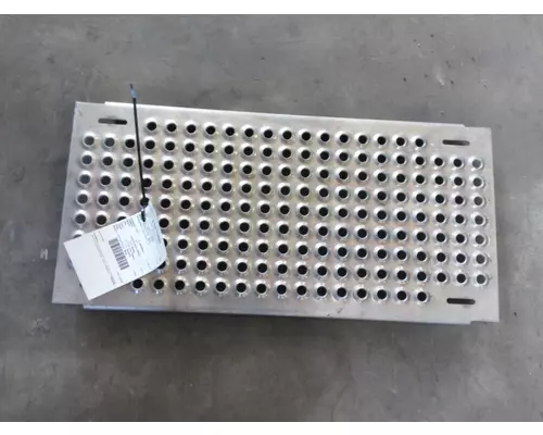 INTERNATIONAL 8600 DECK (CATWALK) STEP