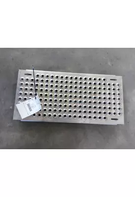 INTERNATIONAL 8600 DECK (CATWALK) STEP