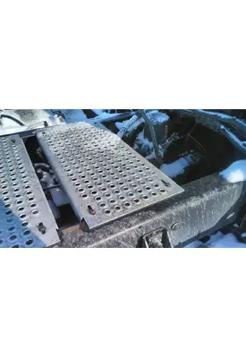 INTERNATIONAL 8600 DECK (CATWALK) STEP