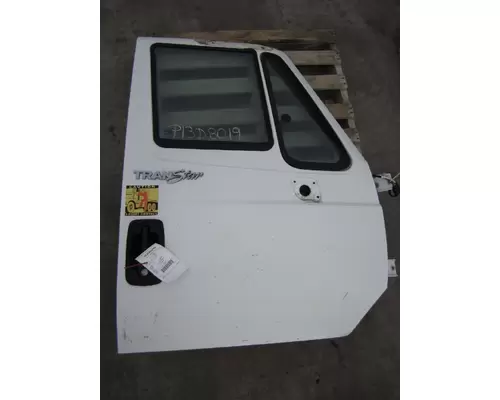 INTERNATIONAL 8600 DOOR ASSEMBLY, FRONT