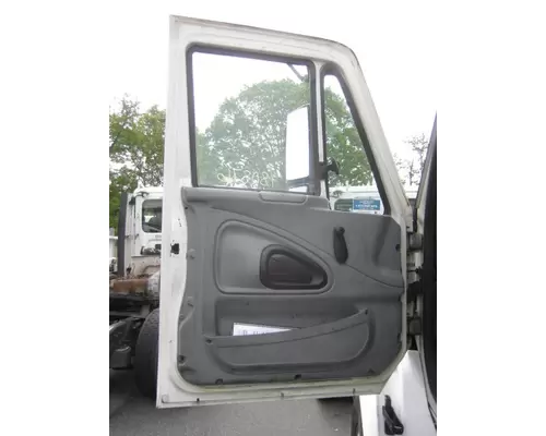 INTERNATIONAL 8600 DOOR ASSEMBLY, FRONT