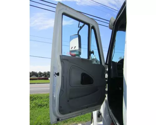 INTERNATIONAL 8600 DOOR ASSEMBLY, FRONT