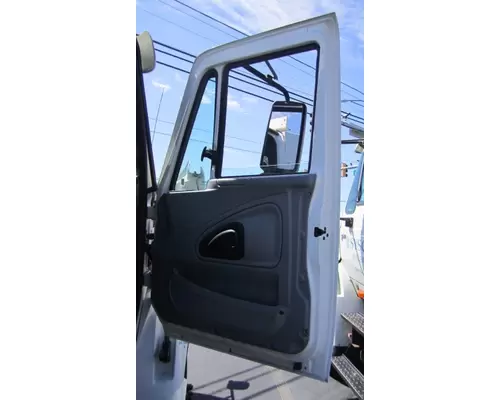 INTERNATIONAL 8600 DOOR ASSEMBLY, FRONT