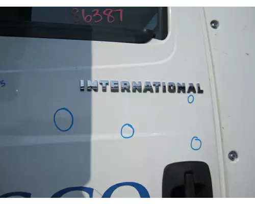 INTERNATIONAL 8600 DOOR ASSEMBLY, FRONT