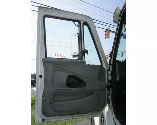 INTERNATIONAL 8600 DOOR ASSEMBLY, FRONT