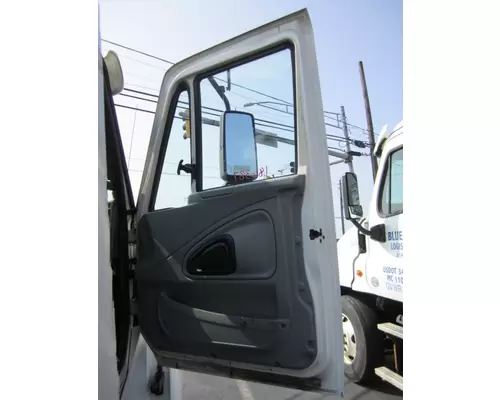 INTERNATIONAL 8600 DOOR ASSEMBLY, FRONT