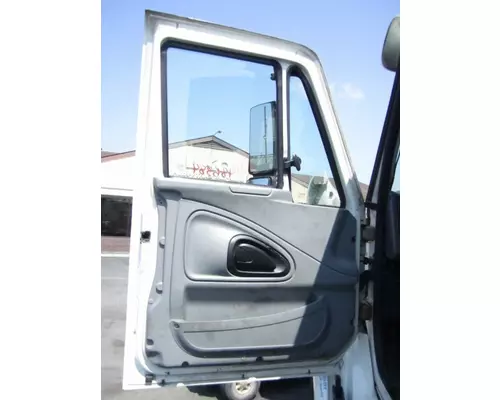 INTERNATIONAL 8600 DOOR ASSEMBLY, FRONT