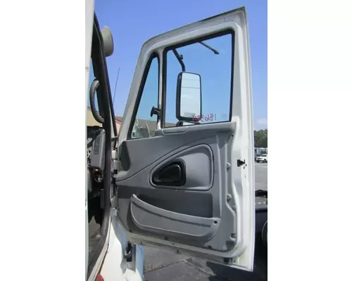 INTERNATIONAL 8600 DOOR ASSEMBLY, FRONT