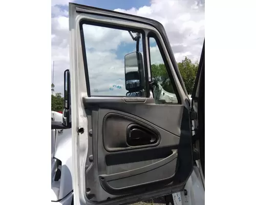 INTERNATIONAL 8600 DOOR ASSEMBLY, FRONT