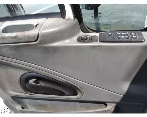 INTERNATIONAL 8600 DOOR ASSEMBLY, FRONT