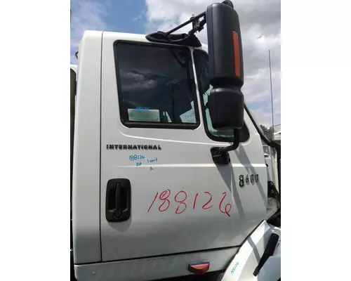 INTERNATIONAL 8600 DOOR ASSEMBLY, FRONT