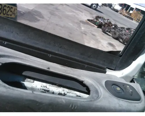 INTERNATIONAL 8600 DOOR ELECTRICAL SWITCH