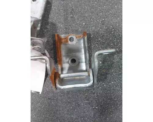 INTERNATIONAL 8600 DOOR HINGE