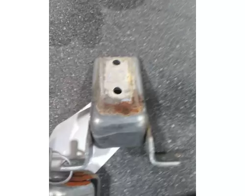 INTERNATIONAL 8600 DOOR HINGE