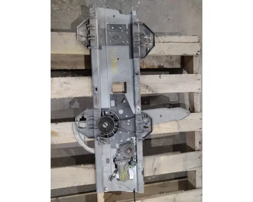 INTERNATIONAL 8600 DOOR WINDOW REGULATOR