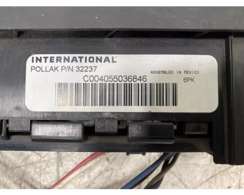 INTERNATIONAL 8600 Dash  Console Switch