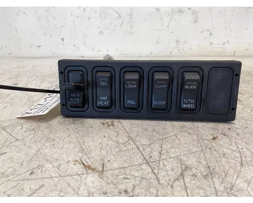 INTERNATIONAL 8600 Dash  Console Switch