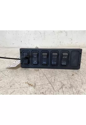 INTERNATIONAL 8600 Dash / Console Switch