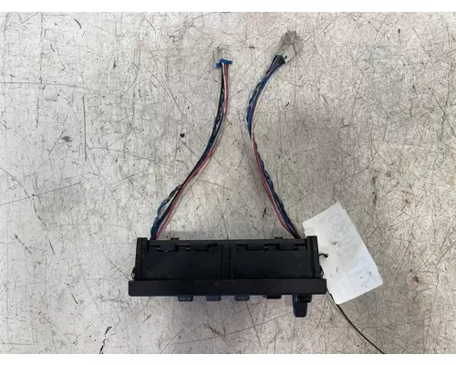 INTERNATIONAL 8600 Dash  Console Switch