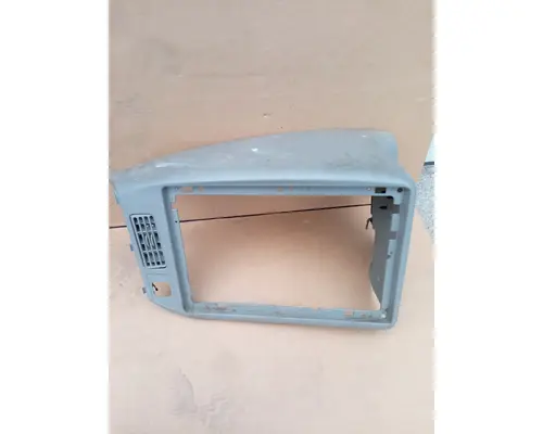 INTERNATIONAL 8600 Dash  Console Switch