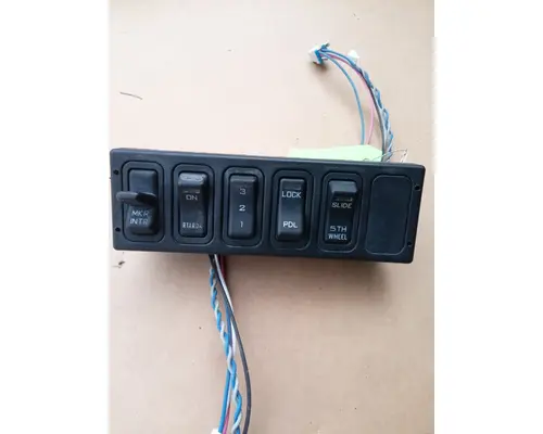 INTERNATIONAL 8600 Dash  Console Switch