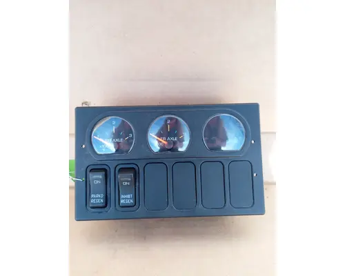 INTERNATIONAL 8600 Dash  Console Switch